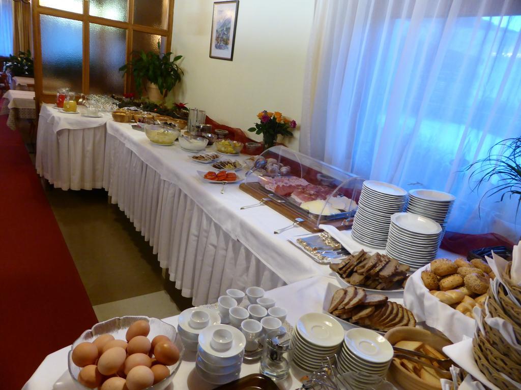 Hotel Dolomiten Monguelfo-Tesido / Welsberg-Taisten Esterno foto