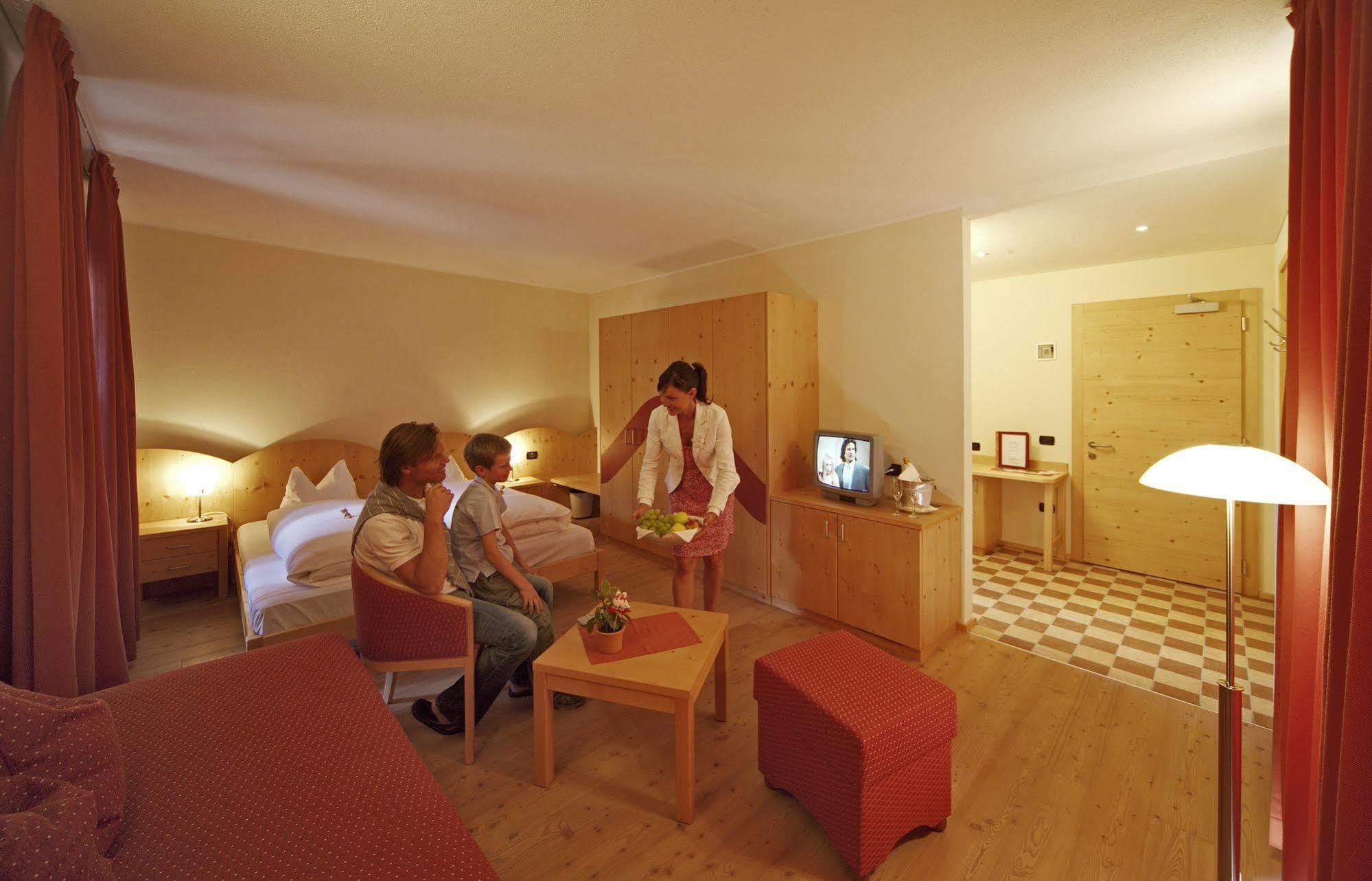 Hotel Dolomiten Monguelfo-Tesido / Welsberg-Taisten Esterno foto