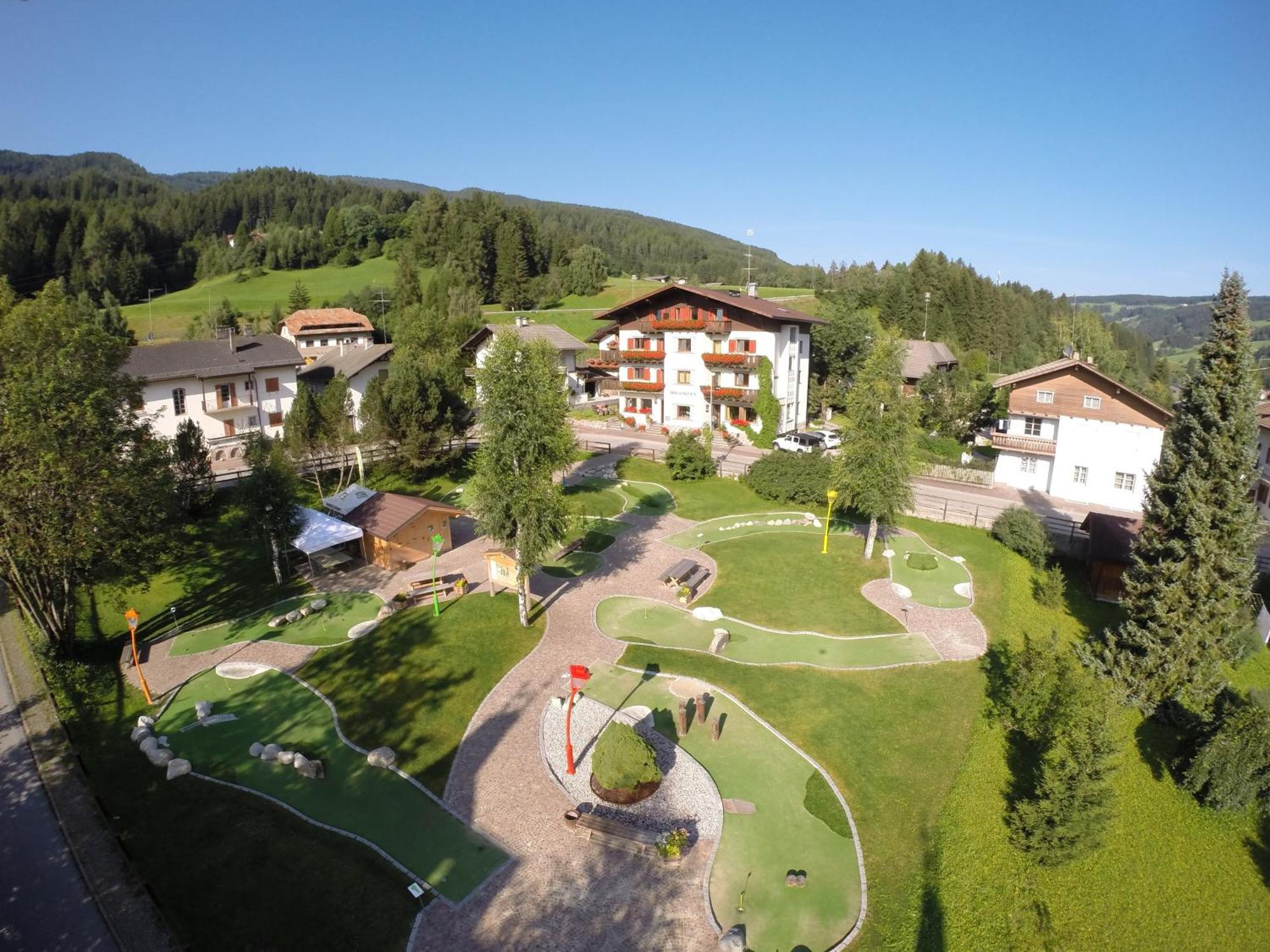 Hotel Dolomiten Monguelfo-Tesido / Welsberg-Taisten Esterno foto